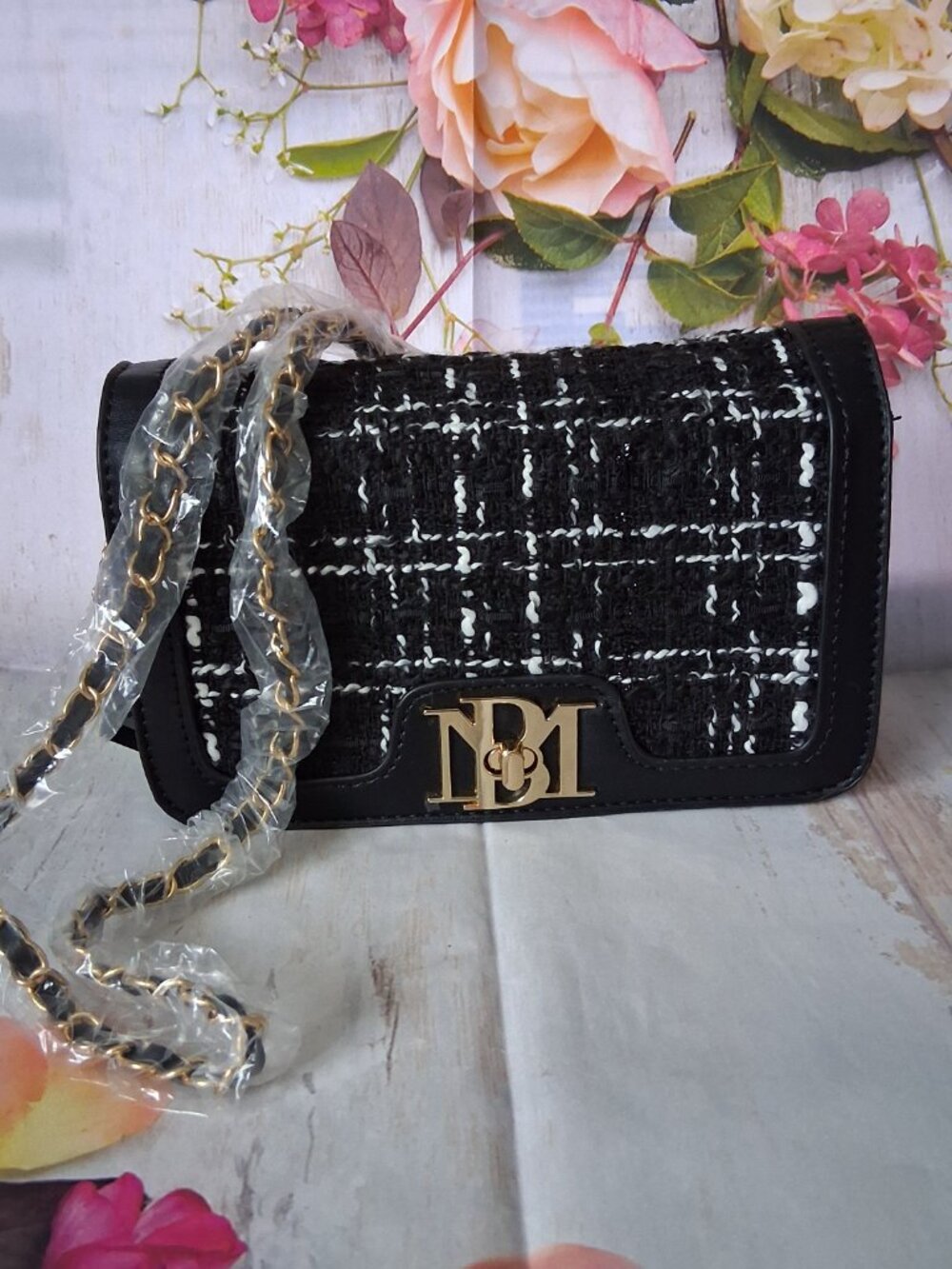 Badgley Mischka Black & White Tweed Crossbody Bag Vegan Leather Frame NWT